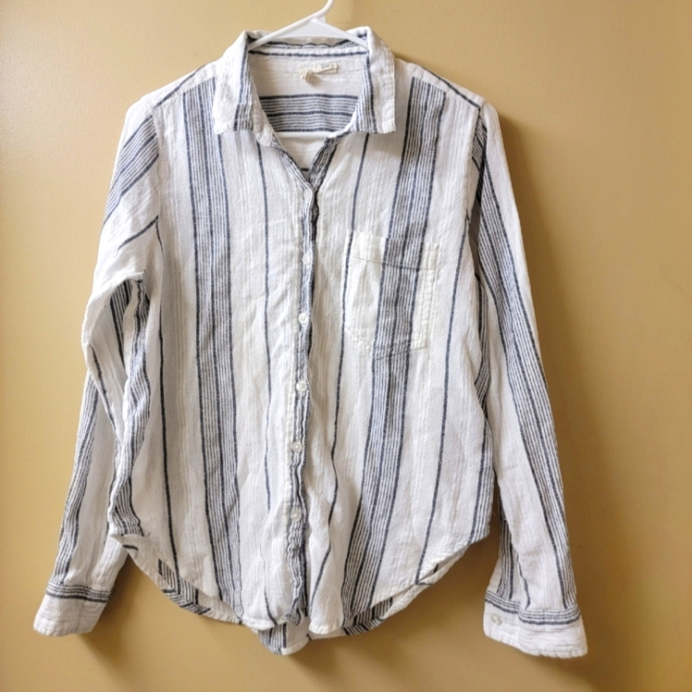 Sky and Sparrow Size Medium 100% Cotton Button-up